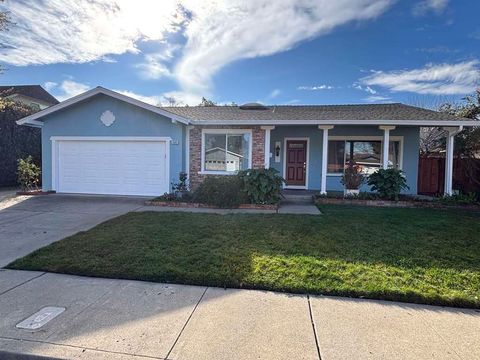 Photo of 1885 Brooktree Way Way, Pleasanton, CA 94566 (MLS # 41121701)