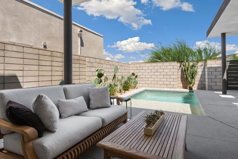 Photo of 423 Fountain Drive, Palm Springs, CA 92262 (MLS # 219149640DA)