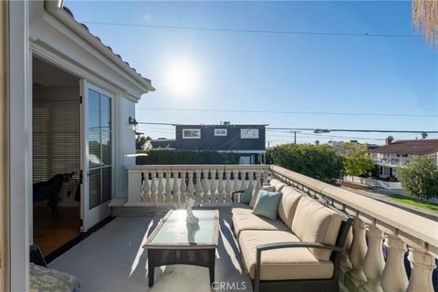 Photo of 1002 5th Street, Hermosa Beach, CA 90254 (MLS # SB25241529)