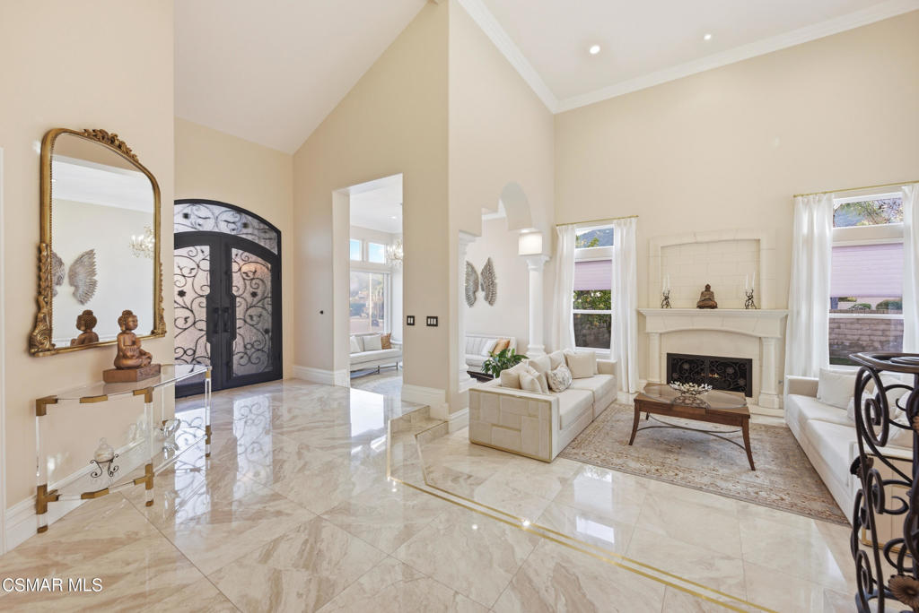 2605 Grandoaks Drive