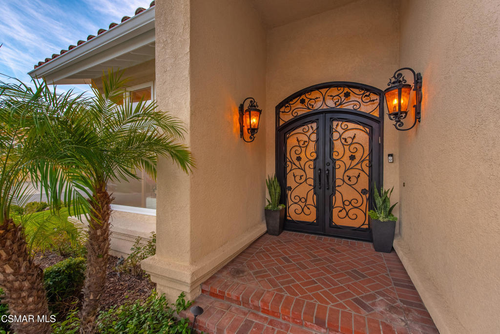 2605 Grandoaks Drive