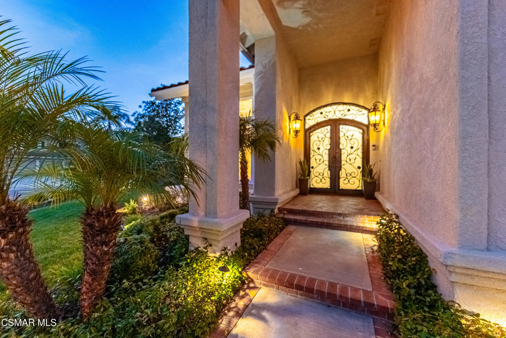 2605 Grandoaks Drive