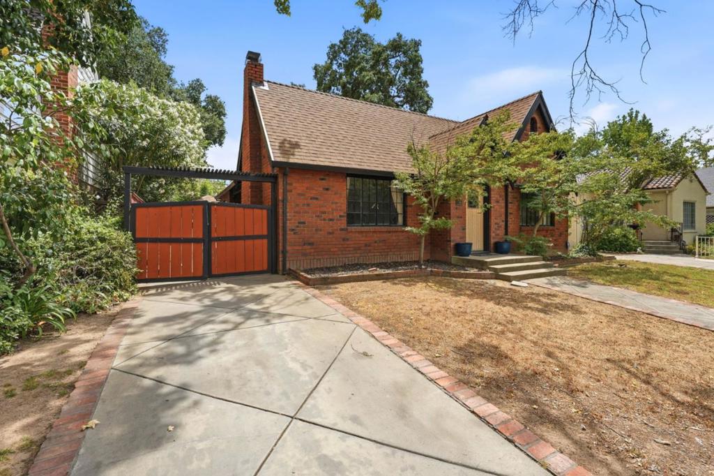 136 W Stadium Drive