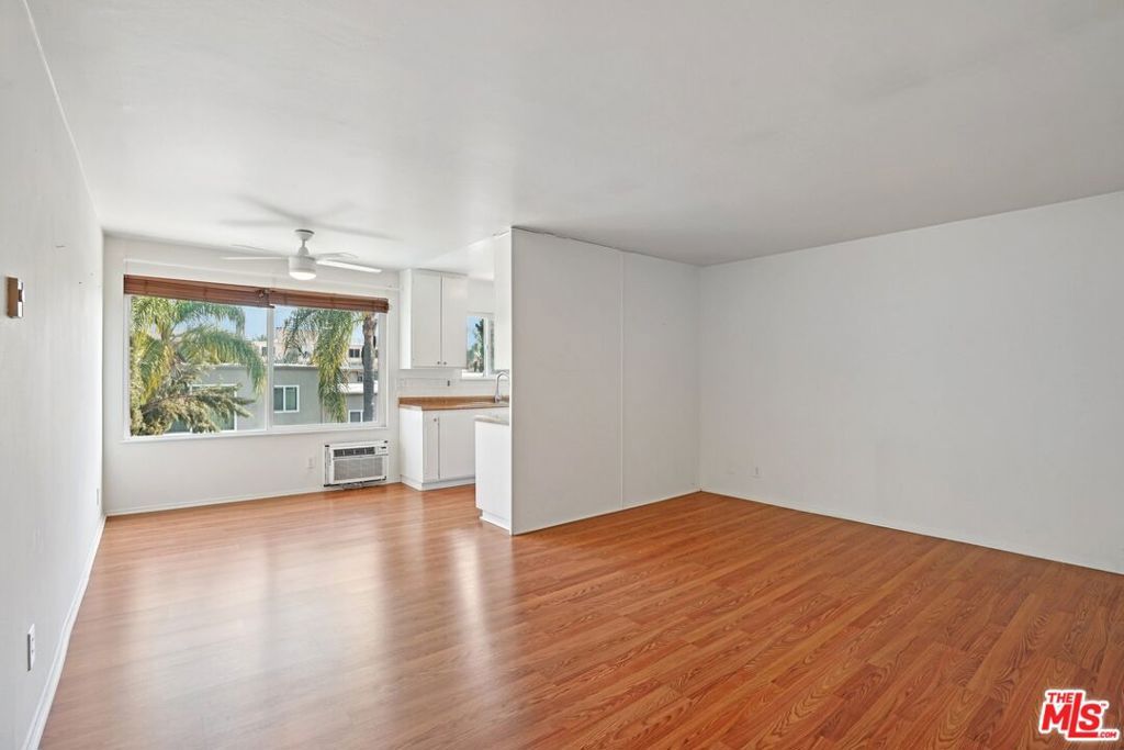 Photo of 968 Larrabee Street #212, West Hollywood, CA 90069 (MLS # 26643881)