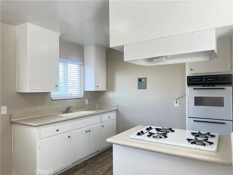 MLS: CV25246984