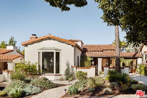 Photo of 1363 Spazier Avenue, Glendale, CA 91201 (MLS # 26648467)