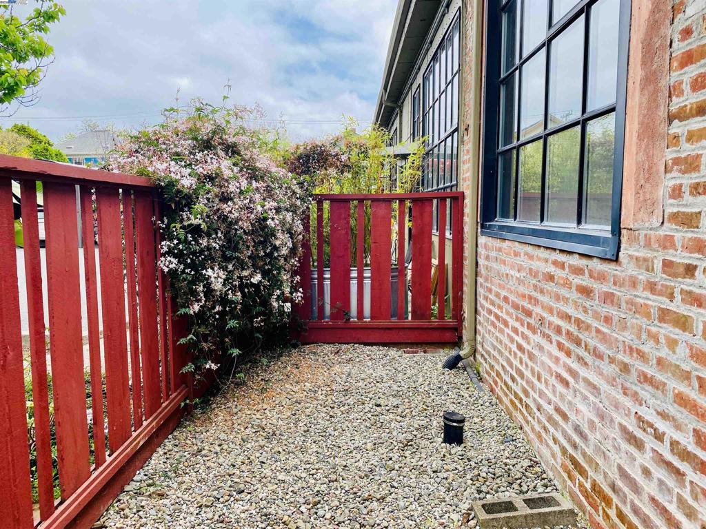 FRUITVALE - Residential