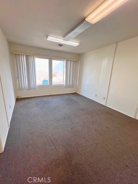 2100 N Sepulveda Boulevard 36