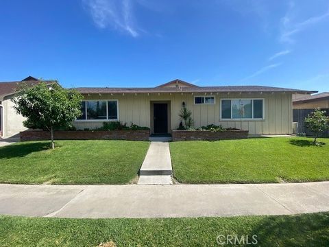 Photo of 6042 Lime Ave #B, Cypress, CA 90630 (MLS # OC26018514)