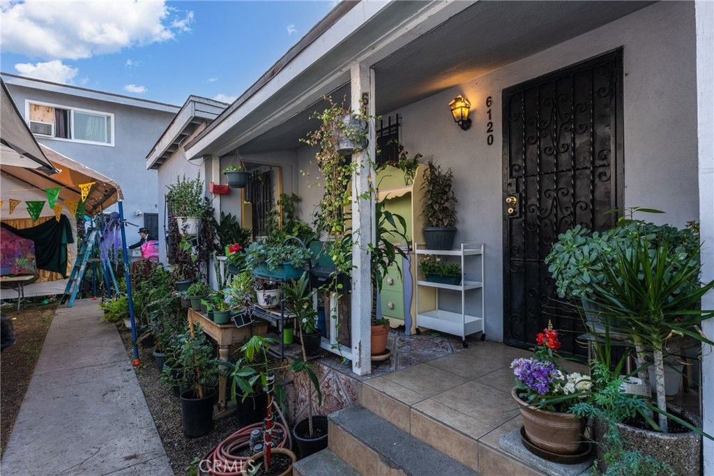 Photo of 6118 S Main St, Los Angeles, CA 90003 (MLS # PW25245573)