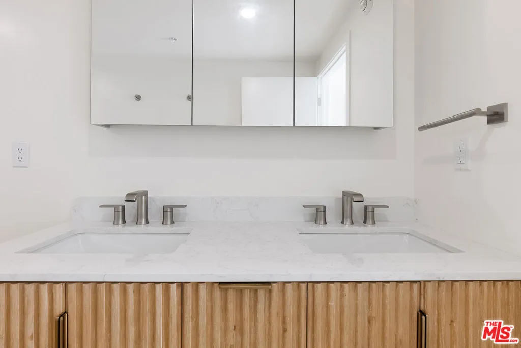 Cypress, California 90630, United States, 3 Bedrooms Bedrooms, ,3 BathroomsBathrooms,Residential,Active,239295