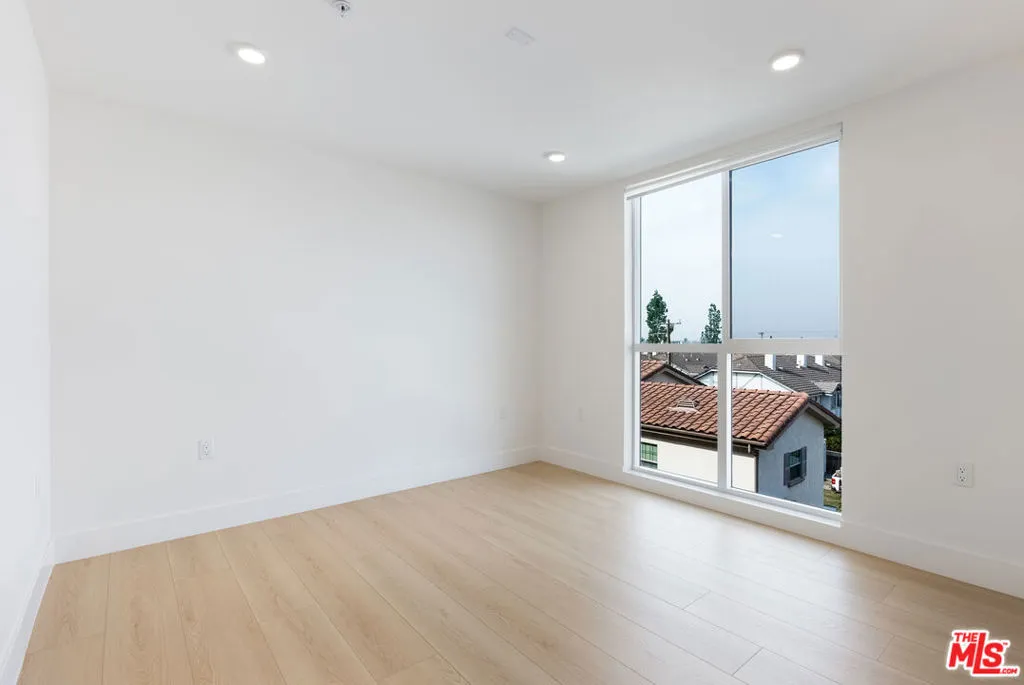 Cypress, California 90630, United States, 3 Bedrooms Bedrooms, ,3 BathroomsBathrooms,Residential,Active,239295