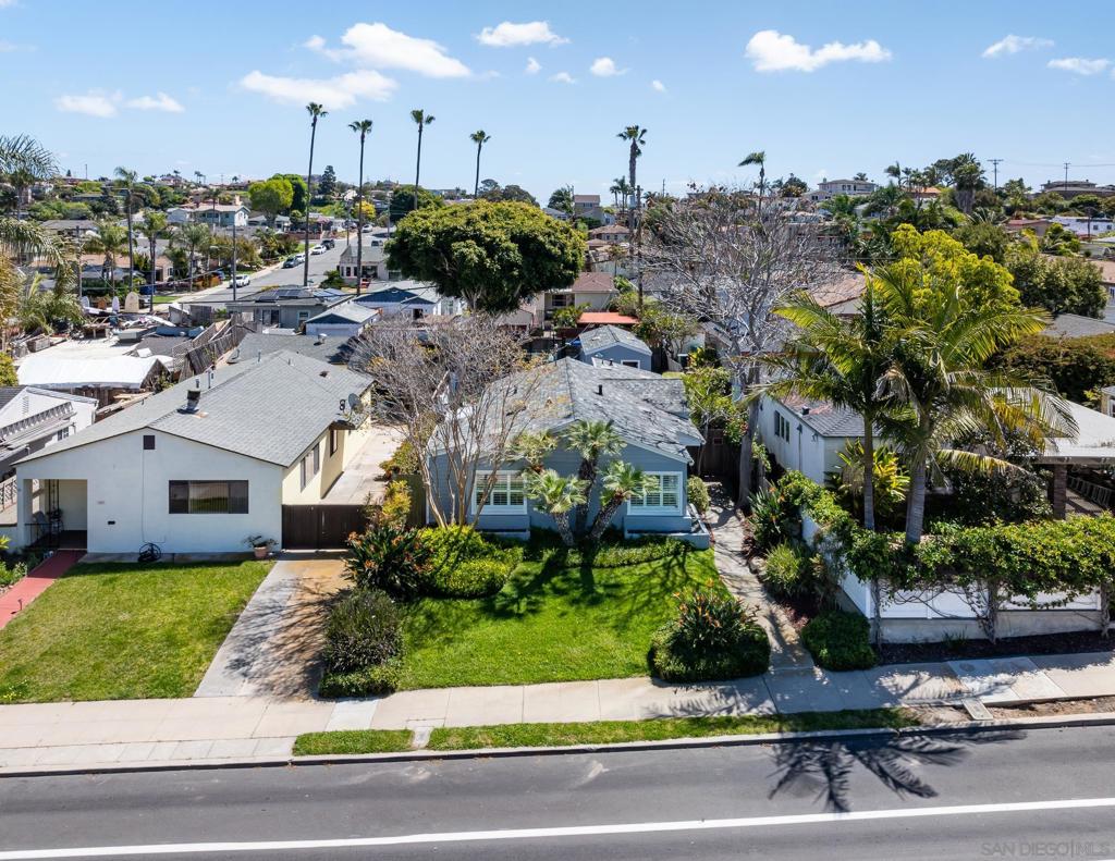 1855 Chatsworth Blvd