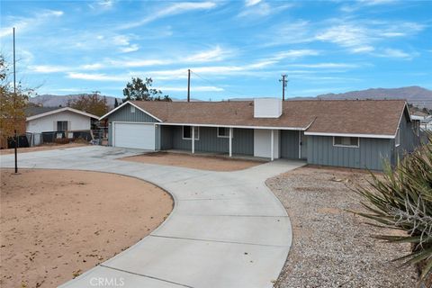 Photo of 13429 Rancherias Rd, Apple Valley, CA 92308 (MLS # PW26053530)