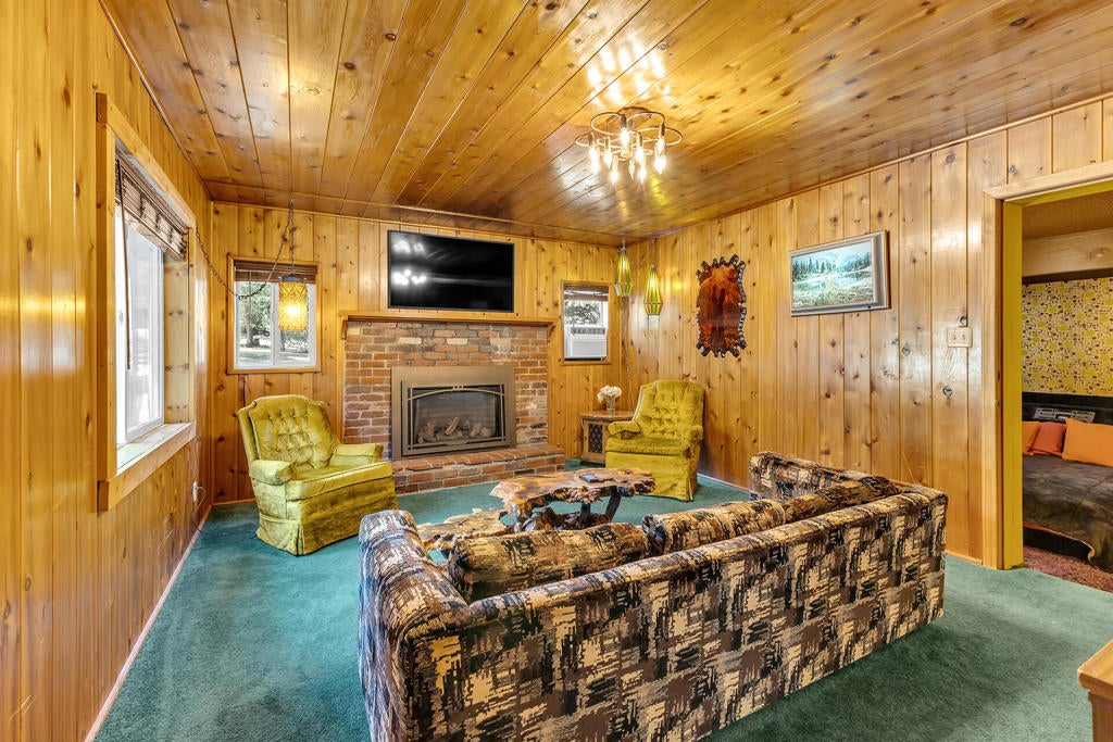 25325 Marion Ridge Drive