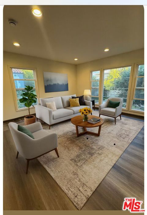 Photo of 133 S Crescent Drive #8, Beverly Hills, CA 90212 (MLS # 26657811)