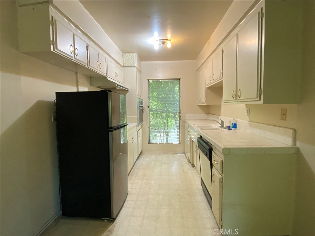 157 Esperanza Avenue K