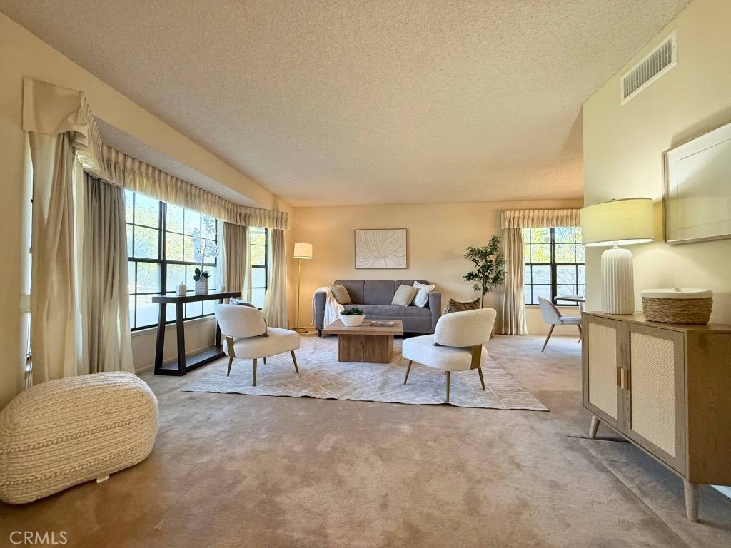 5251 Avenida De Amor