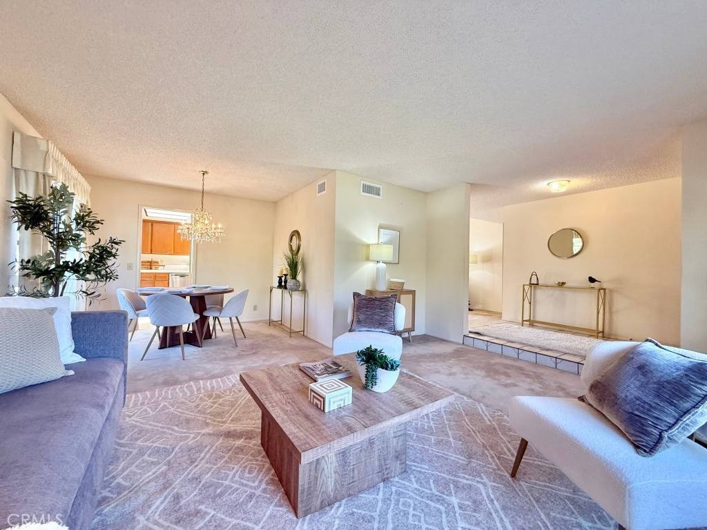 5251 Avenida De Amor