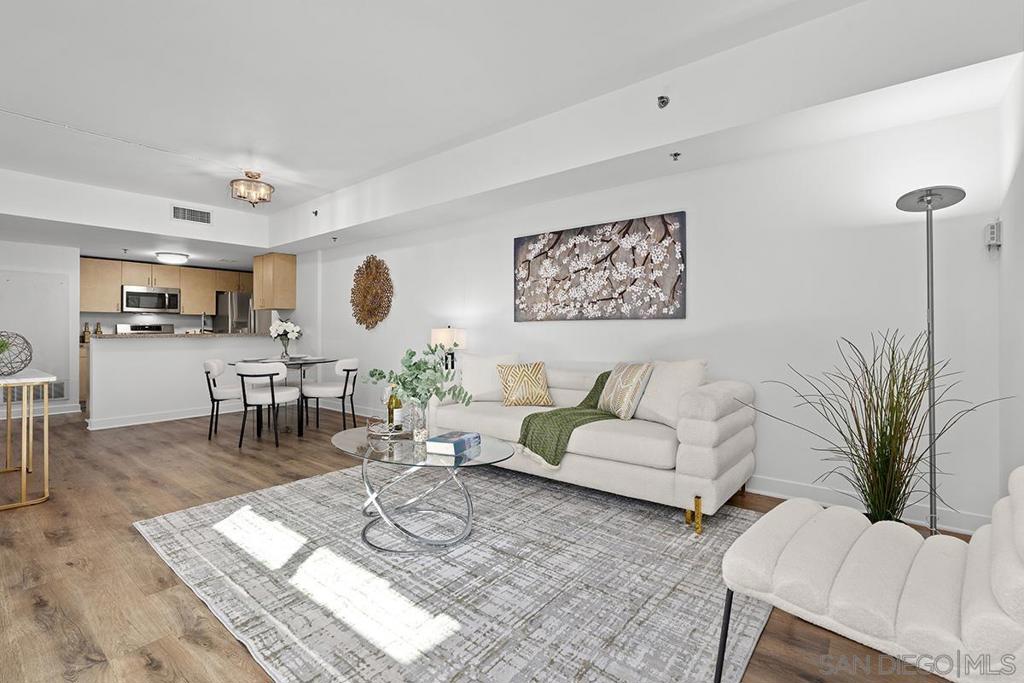 425 W Beech Street 303