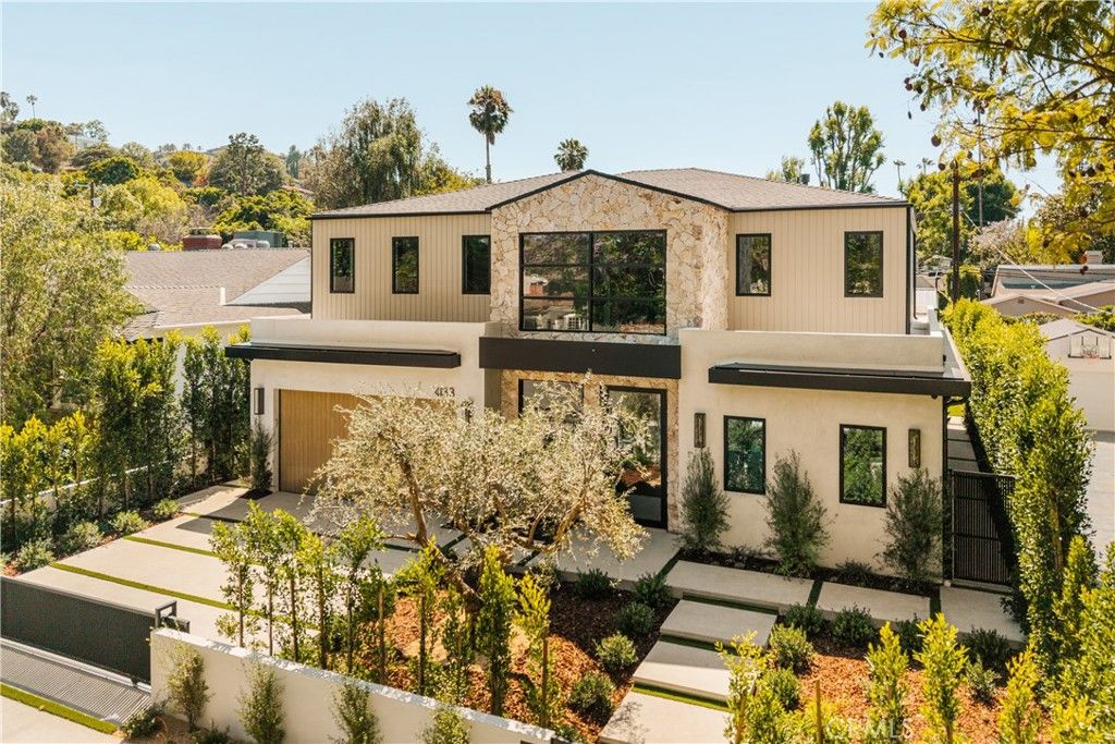 Photo of 4133 Ventura Canyon Avenue, Sherman Oaks, CA 91423 (MLS # SR26100089)