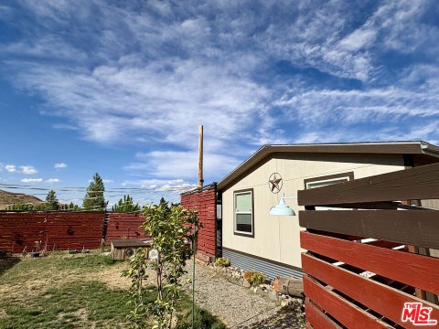 Photo of 17111 Tehachapi Willow Springs, Tehachapi, CA 93561 (MLS # 26996345)