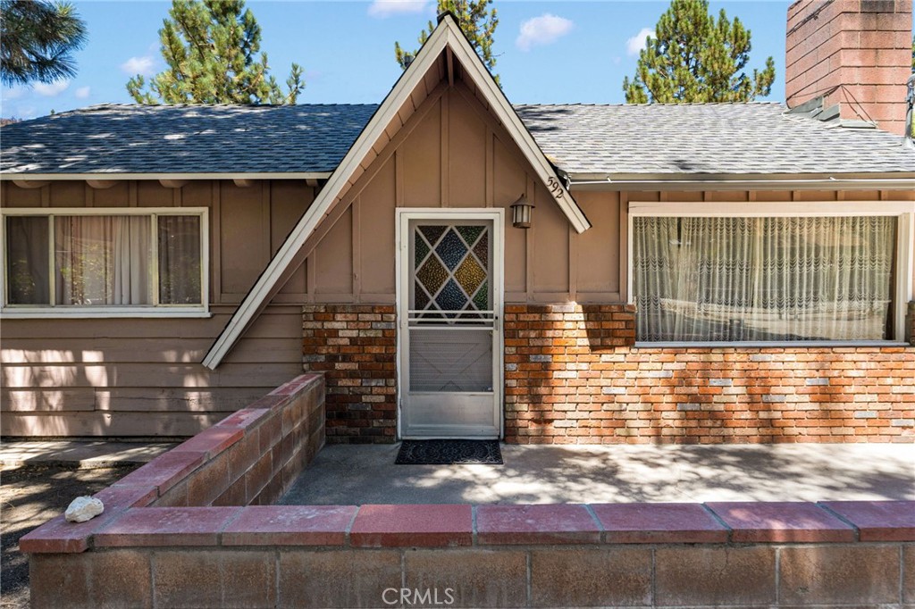 592 Mountain View Avenue