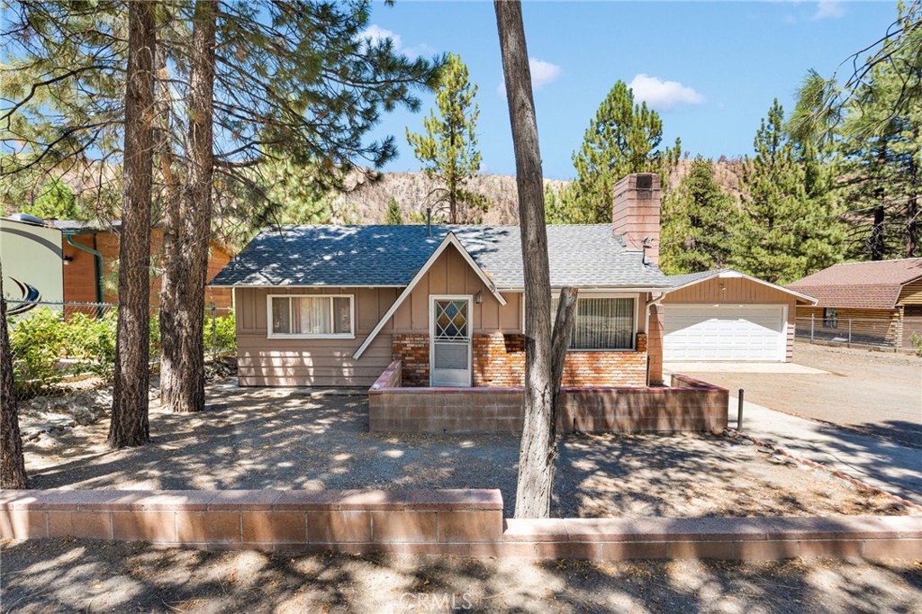 592 Mountain View Avenue