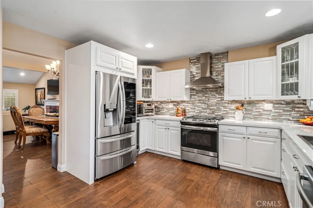 Palmdale, California 93551, United States, 5 Bedrooms Bedrooms, ,3 BathroomsBathrooms,Residential,Pending,212383