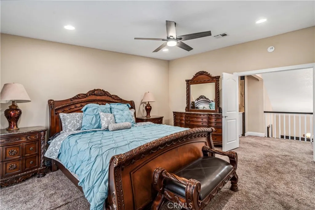 Palmdale, California 93551, United States, 5 Bedrooms Bedrooms, ,3 BathroomsBathrooms,Residential,Pending,212383