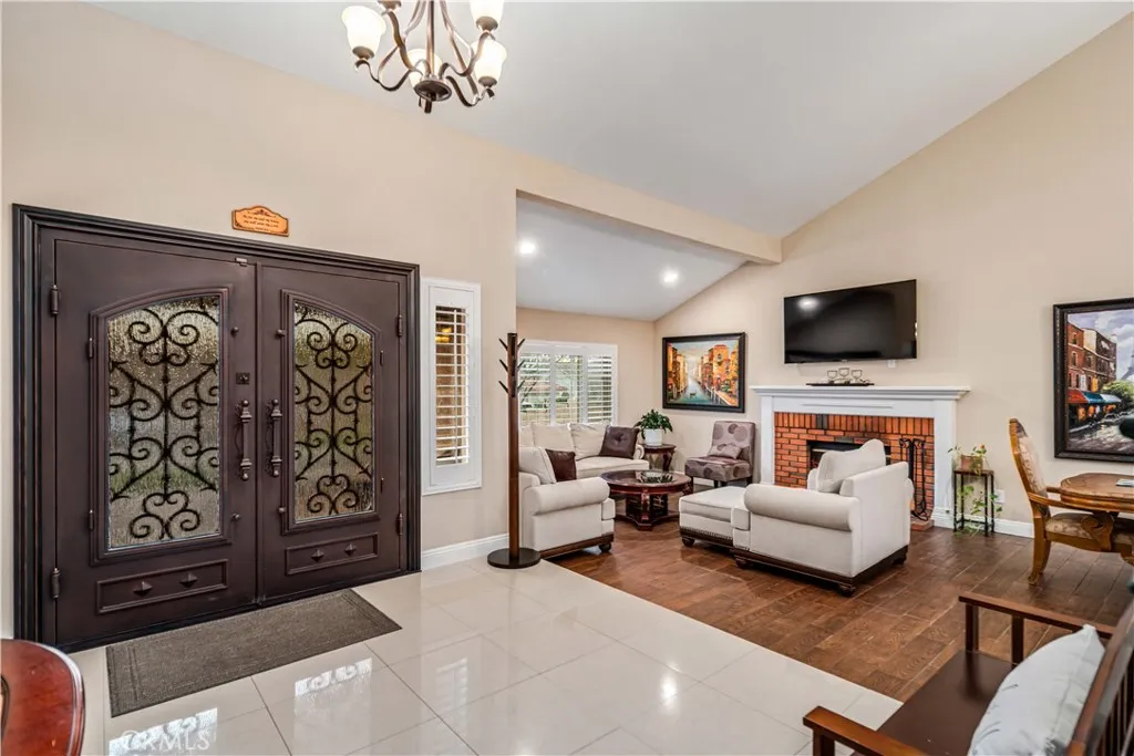 Palmdale, California 93551, United States, 5 Bedrooms Bedrooms, ,3 BathroomsBathrooms,Residential,Pending,212383