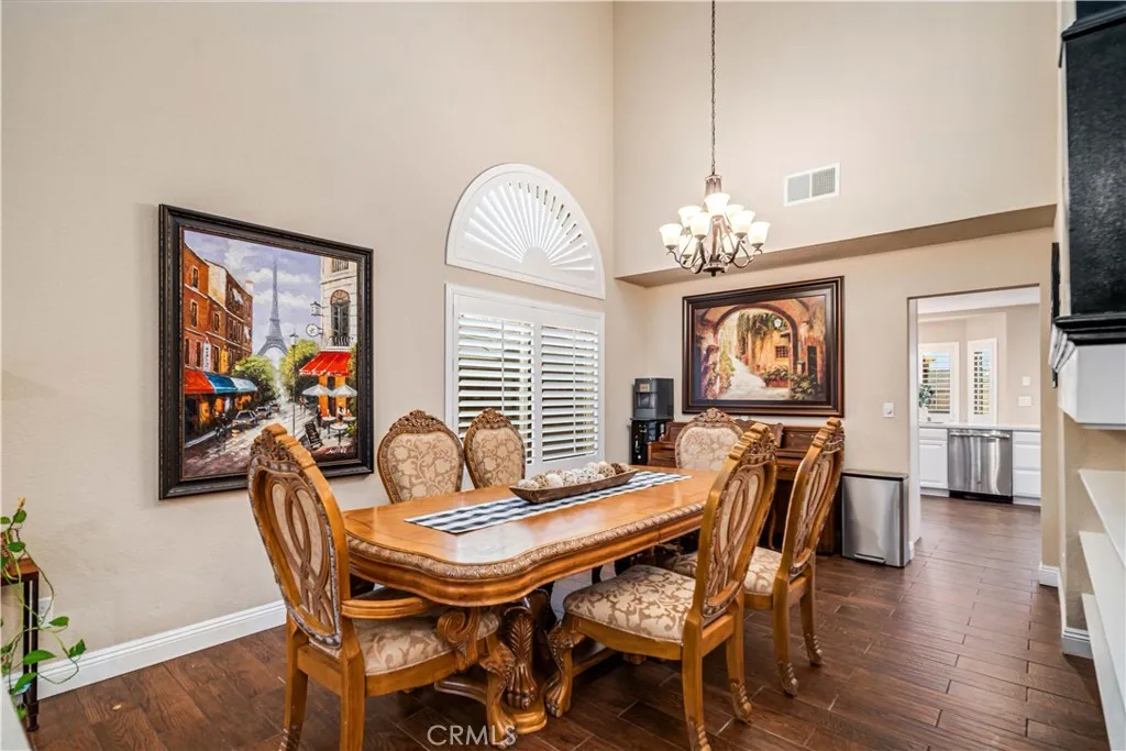 Palmdale, California 93551, United States, 5 Bedrooms Bedrooms, ,3 BathroomsBathrooms,Residential,Pending,212383