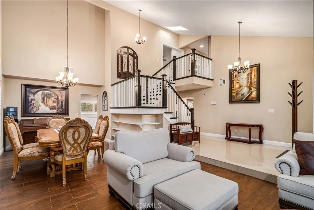 Palmdale, California 93551, United States, 5 Bedrooms Bedrooms, ,3 BathroomsBathrooms,Residential,Pending,212383