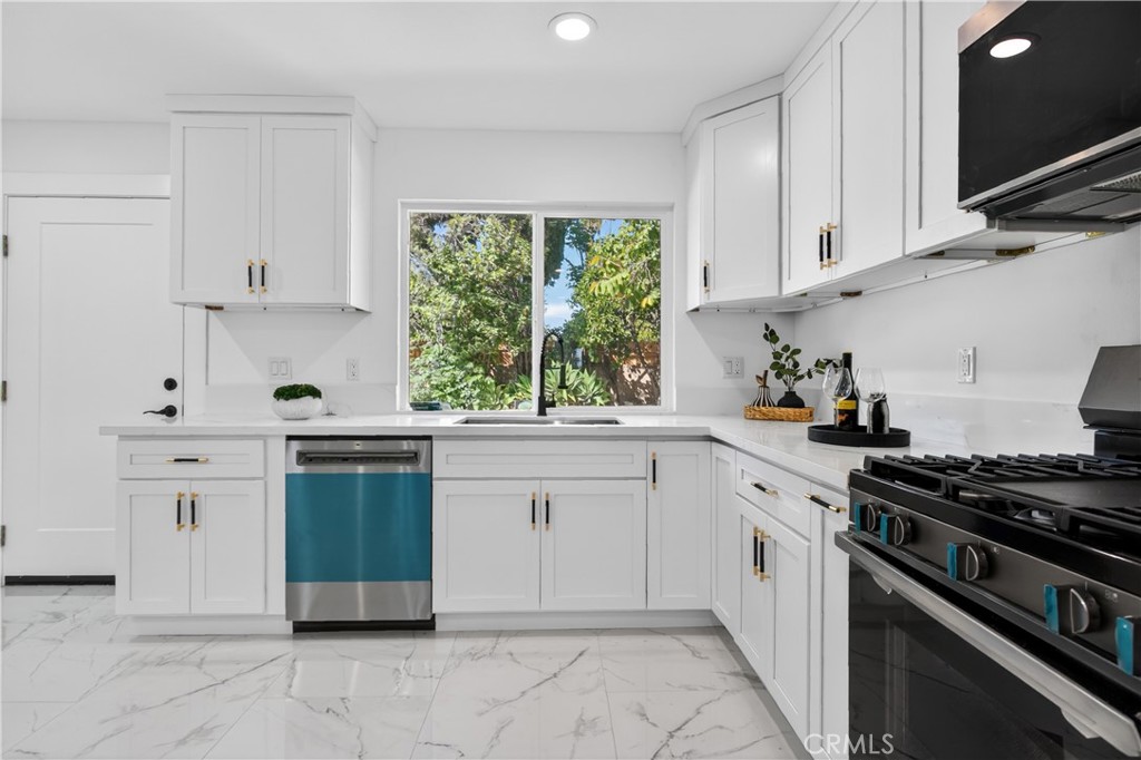 Lake Forest, California, 92630, United States, 3 Bedrooms Bedrooms, ,2 BathroomsBathrooms,Residential,Active,2038620