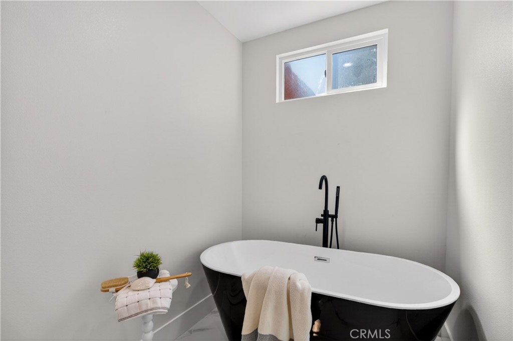 Lake Forest, California, 92630, United States, 3 Bedrooms Bedrooms, ,2 BathroomsBathrooms,Residential,Active,2038620