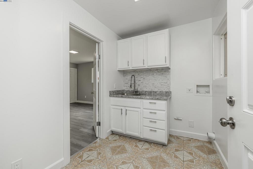 OAKLAND - Residential