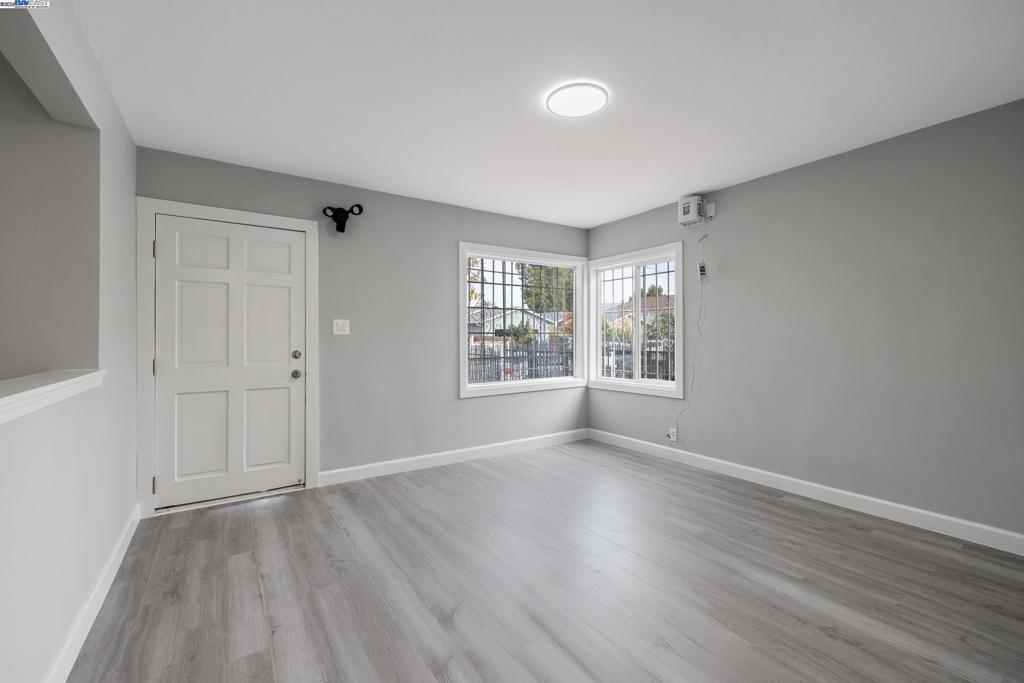 OAKLAND - Residential