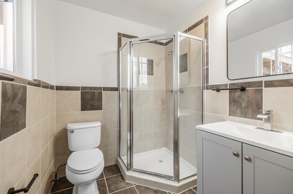 OAKLAND - Residential