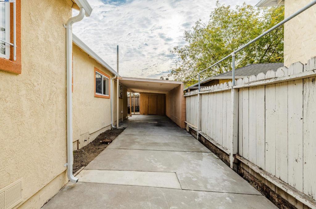 OAKLAND - Residential