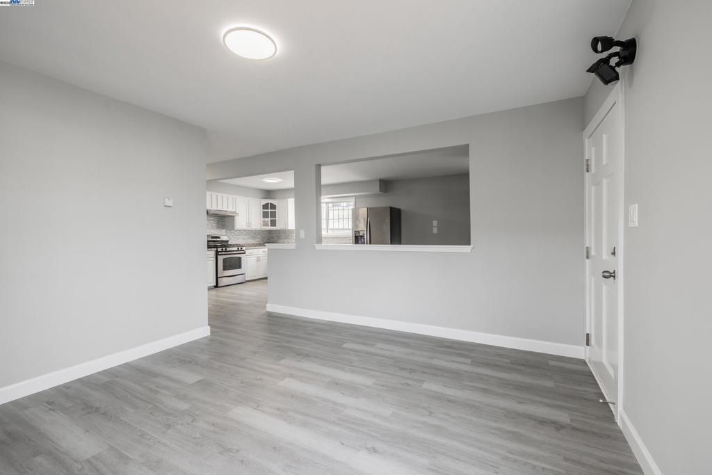 OAKLAND - Residential