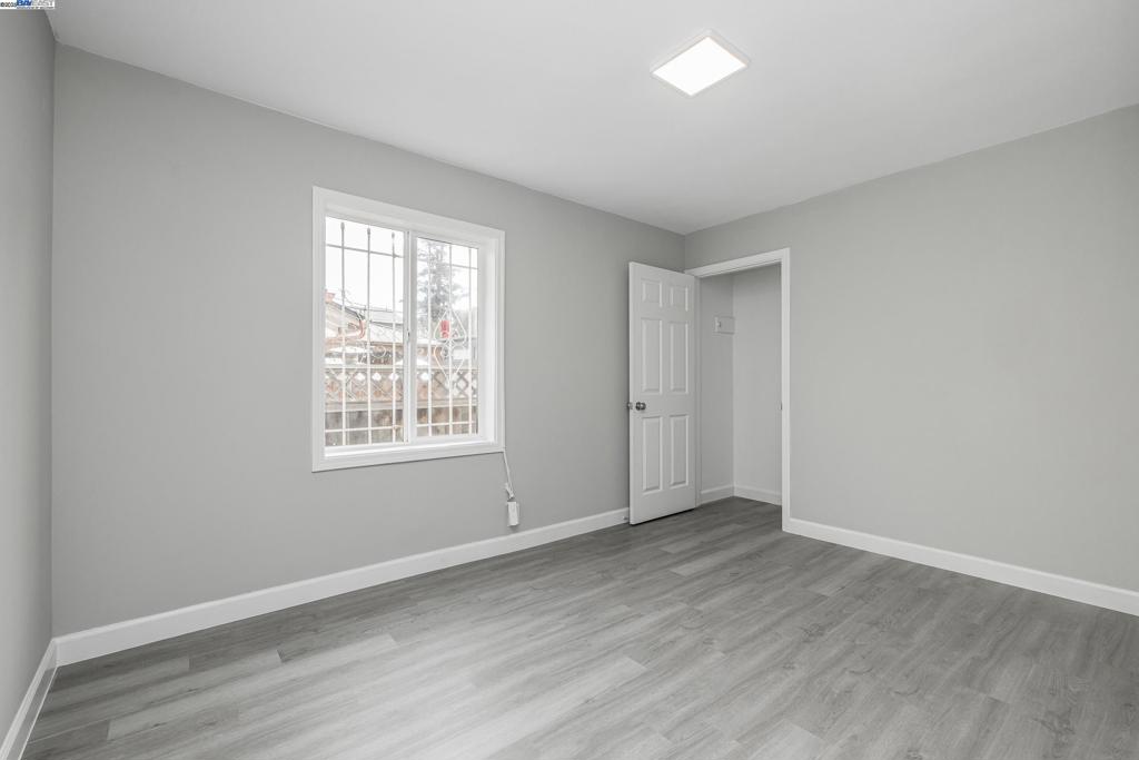 OAKLAND - Residential