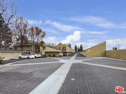 5435 Twin Lakes Drive Cypress CA 90630