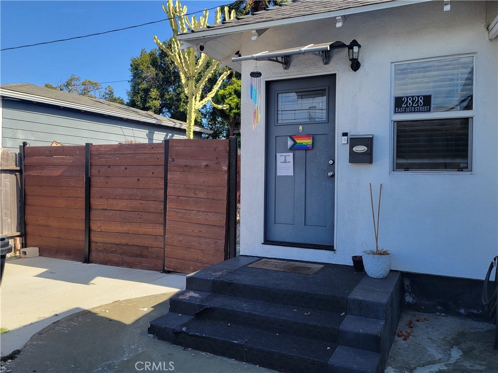 2828 E 10th