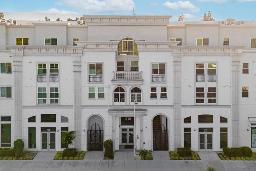 Beautiful 6-year-new condo in the heart of Silicon Valley. This home features an open living and dining layout with views of Franklin Square, where a farmers market is held every Saturday. The modern kitchen boasts quartz countertops and high-end appliances, complemented by a separate laundry room with washer and dryer. Additional highlights include double-pane windows, a spacious bathroom with dual sinks, central heating and A/C, and a building-wide water softener system.  Community amenities offer secured entry, garage parking, elevators, fitness center, BBQ area, and an interior courtyard. Prime location near major employersApple, Google, Nvidia, Intel, and Metaplus walking distance to Santa Clara University, Fremont Park, and easy access to major highways. A true turnkey home ready to enjoy.
