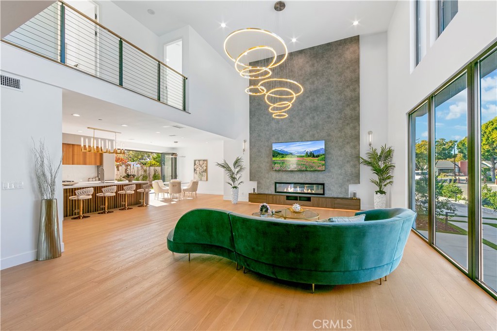 853 Oak