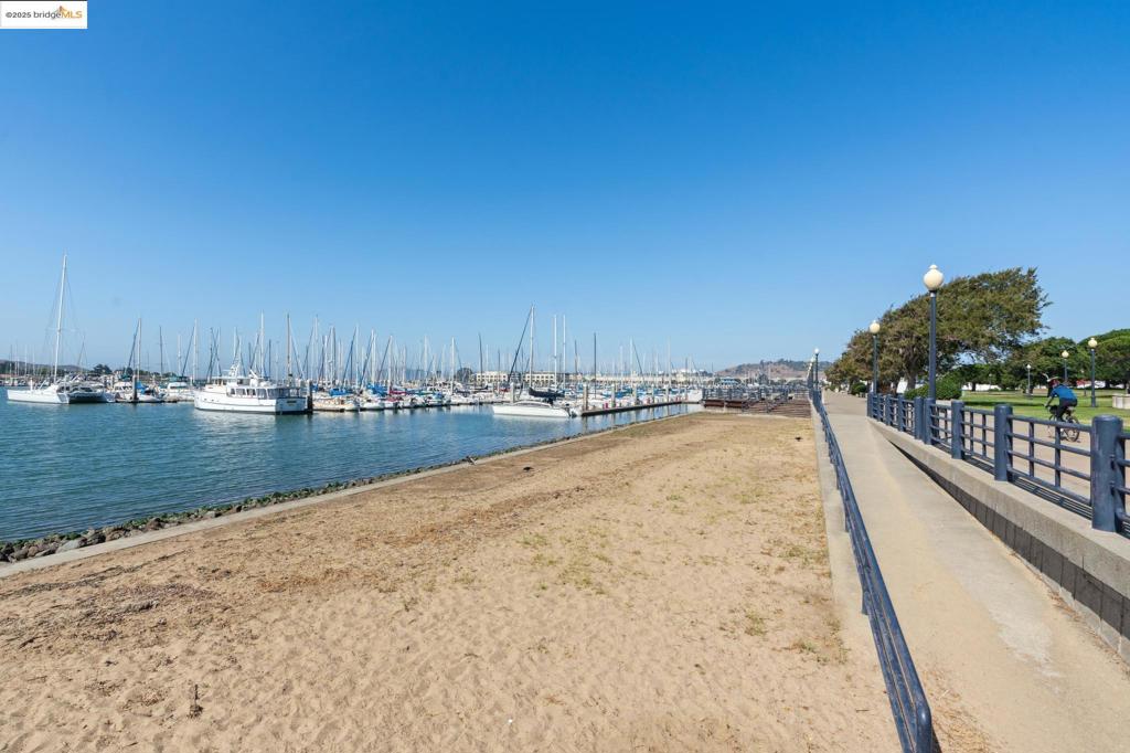 MARINA BAY - Residential