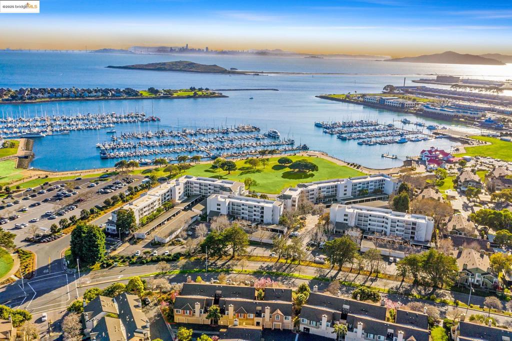 MARINA BAY - Residential