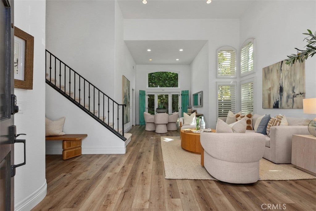 6 Larkspur Drive