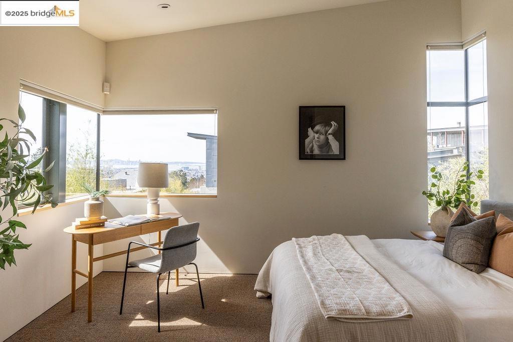 CLAREMONT HILLS - Residential