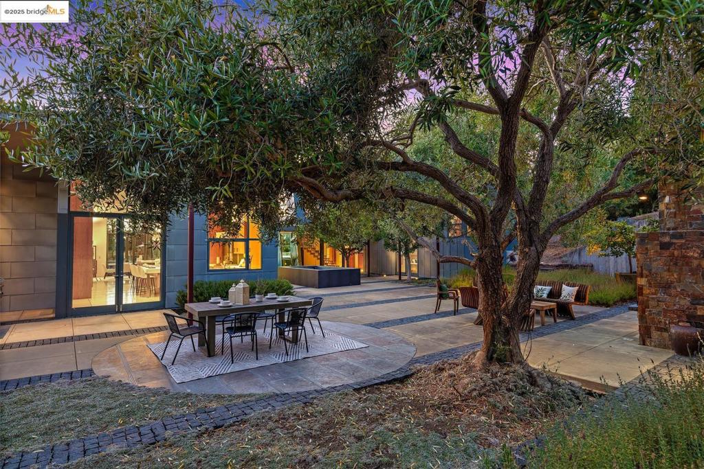 CLAREMONT HILLS - Residential